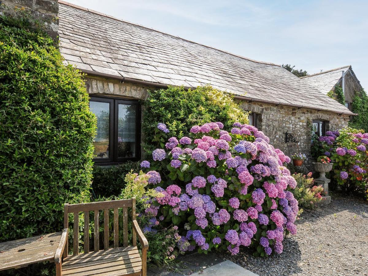 Coach House Cottage บู๊ด ภายนอก รูปภาพ